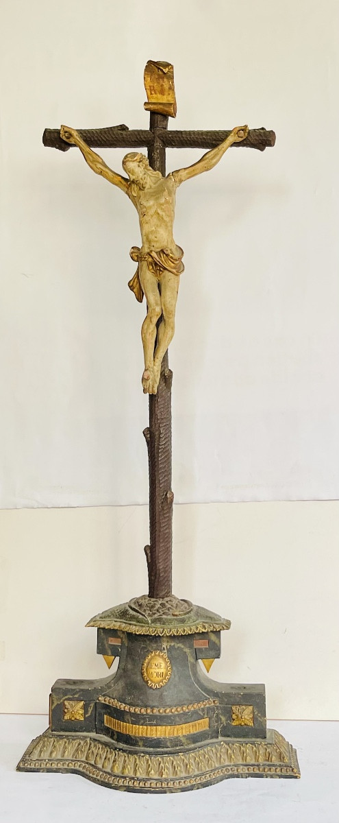 Crucifix en bois sculpté - Fin XVIII ème 